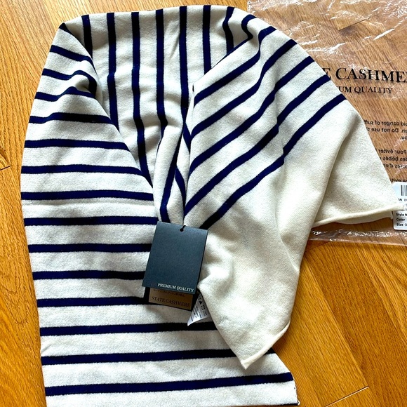 NWT luxurious 100% cashmere scarf ! Great gift - Picture 2 of 8
